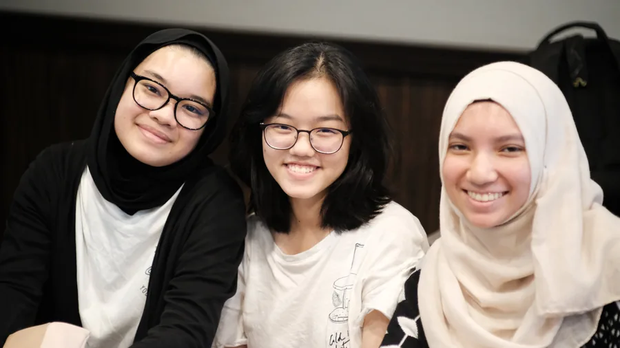 Three Add Maths students at a Chegu Khairi class